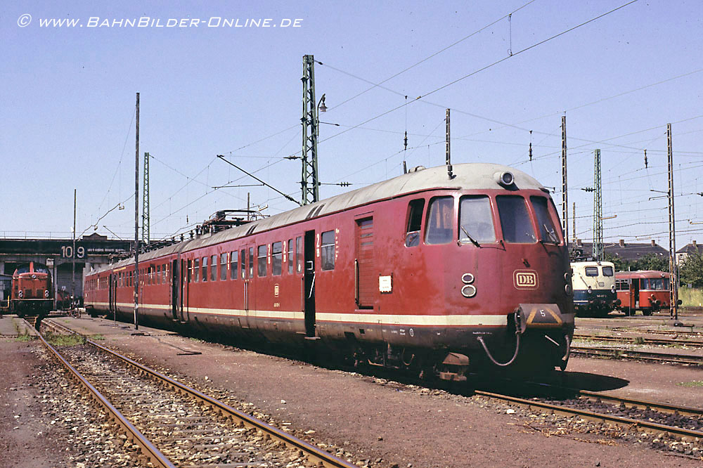456 105 im Sommer 1985 im Bw Heidelberg.