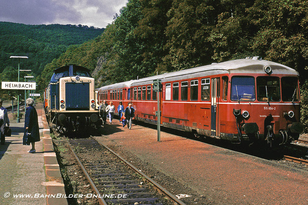 212 049 und 515 654 im August 1986 in Heimbach.